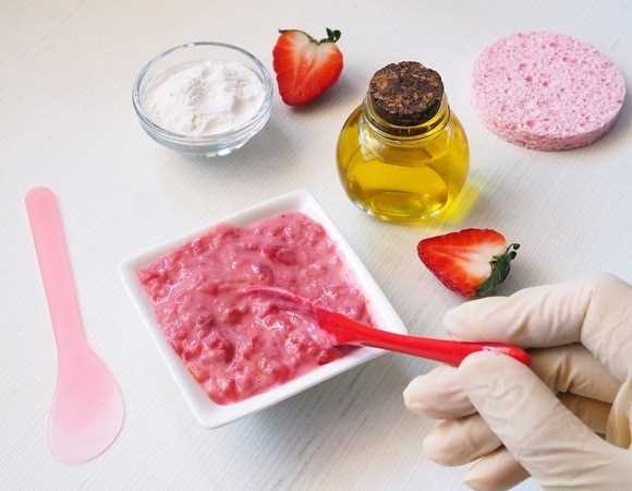 Маски для лица из клубники: ТОП-7 рецептов для шикарной кожи